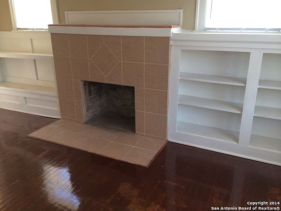 3rd image of 303 E Mayfield Blvd