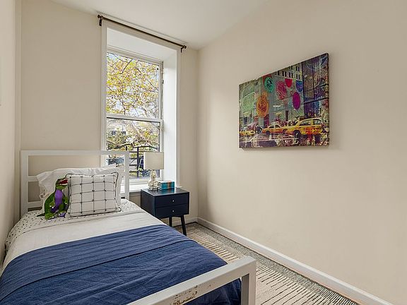 5th image of 82 Sterling Pl APT 2