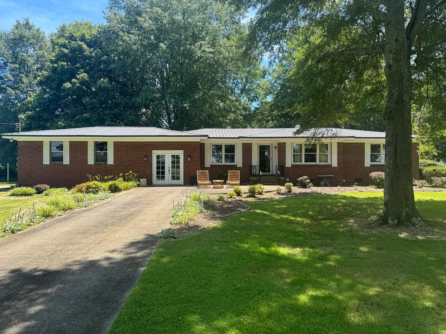 3 bed, 1757 sqft, $1,200 — Photo 1