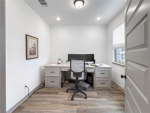 5th image of 417 Marble Falls Dr