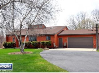 N5095 Laird Rd, Shiocton, WI 54170