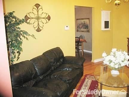 4th image of 7778 Glen Oaks Dr NE