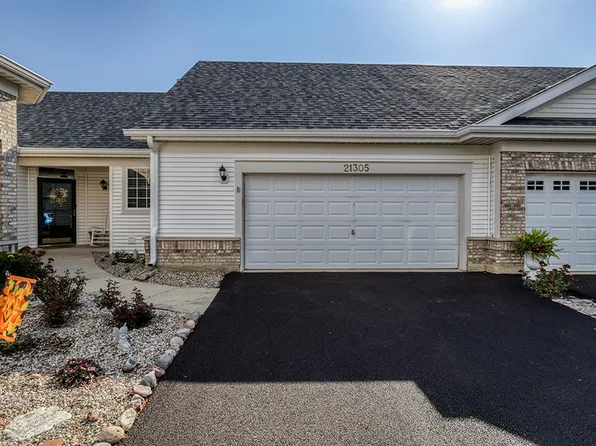 21305 Hidden Lake Ct #21305, Crest Hill, IL 60403