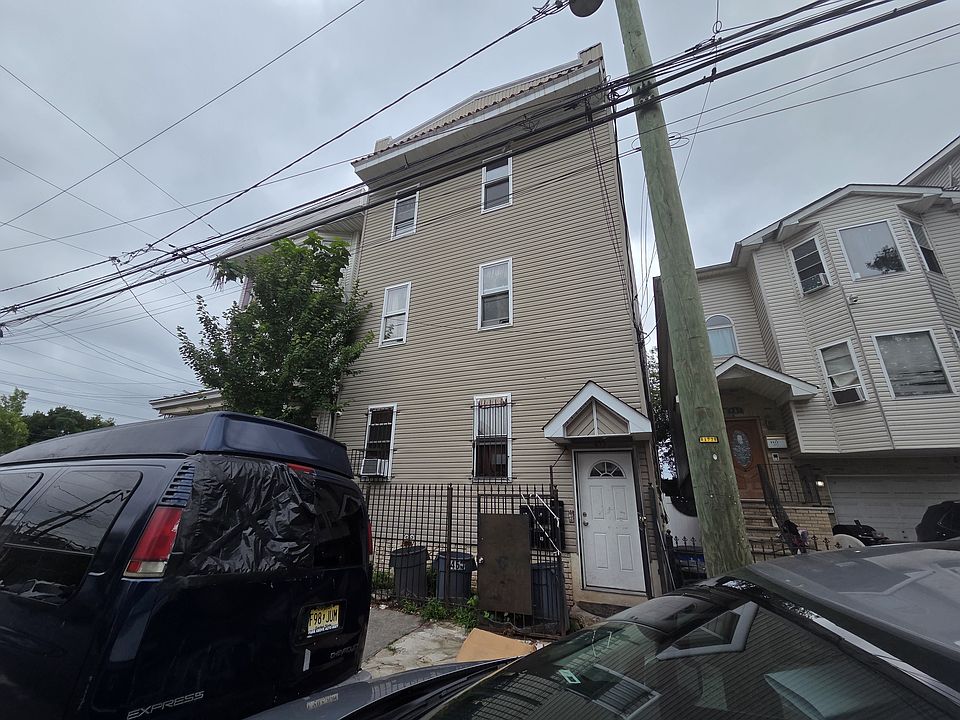 1st image of 453 S 18th St #3B