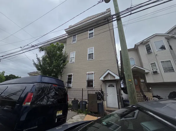 453 S 18th St #3B, Newark, NJ 07103