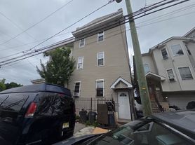 453 S 18th St, Newark, NJ