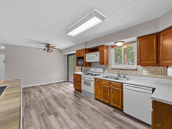 4th image of 11959 Glenpark Dr