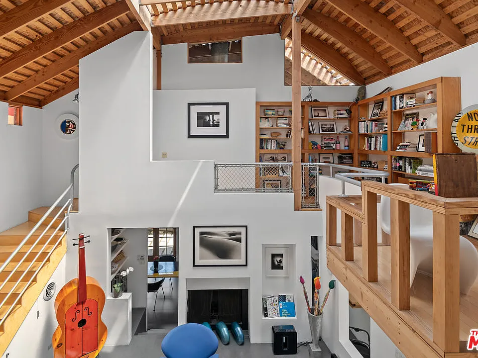 229 E San Juan Ave