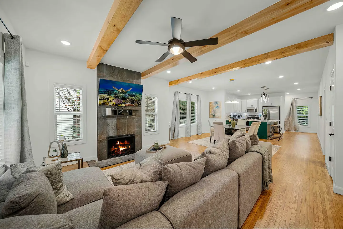 3 bed, 2.5 bath, 2152 sqft, $3,600 — Photo 1