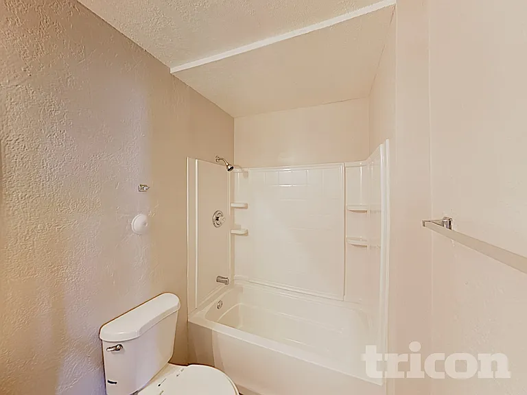 667 W Ivanhoe St — Photo 23