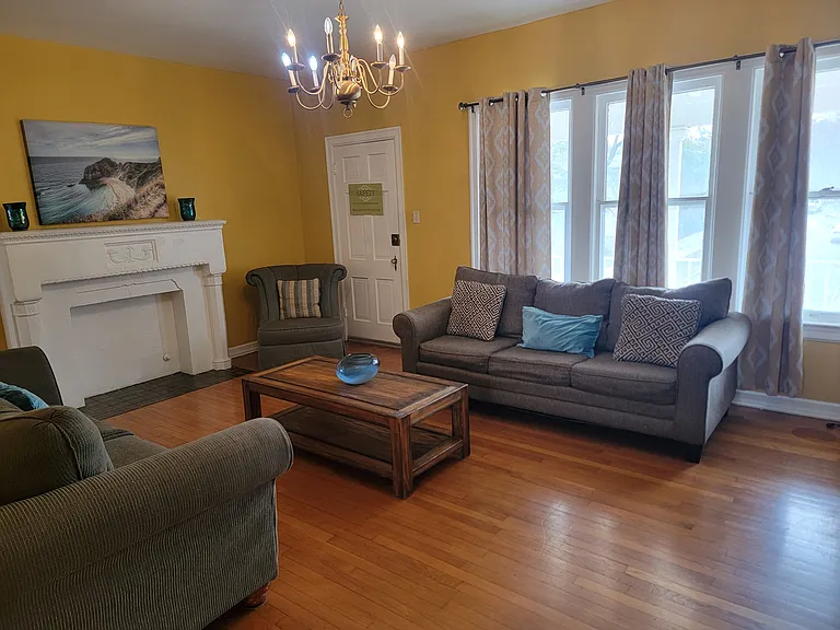 273 E Lullwood Ave — Photo 12