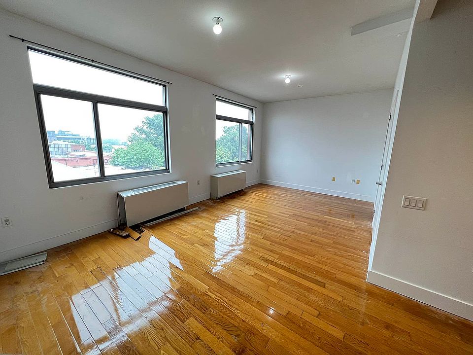 1st image of 836 Bergen St #439