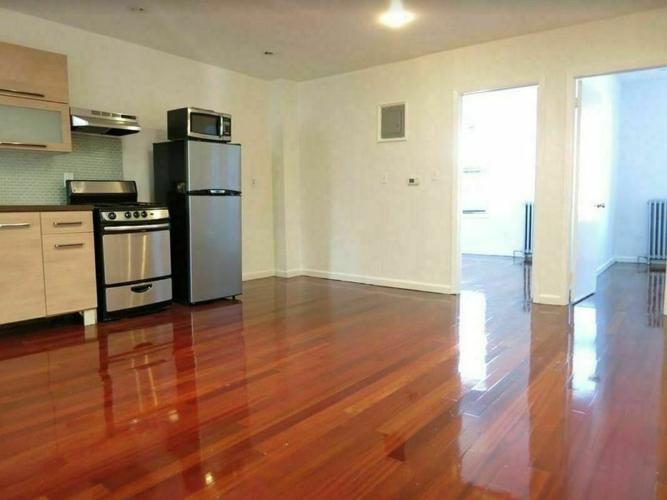 1st image of 240 Vernon Ave APT 4