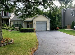 6292 Eagle Ridge Dr, Gurnee, IL 60031