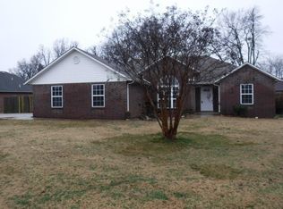 190 N Maple Leaf Ave, Siloam Springs, AR 72761