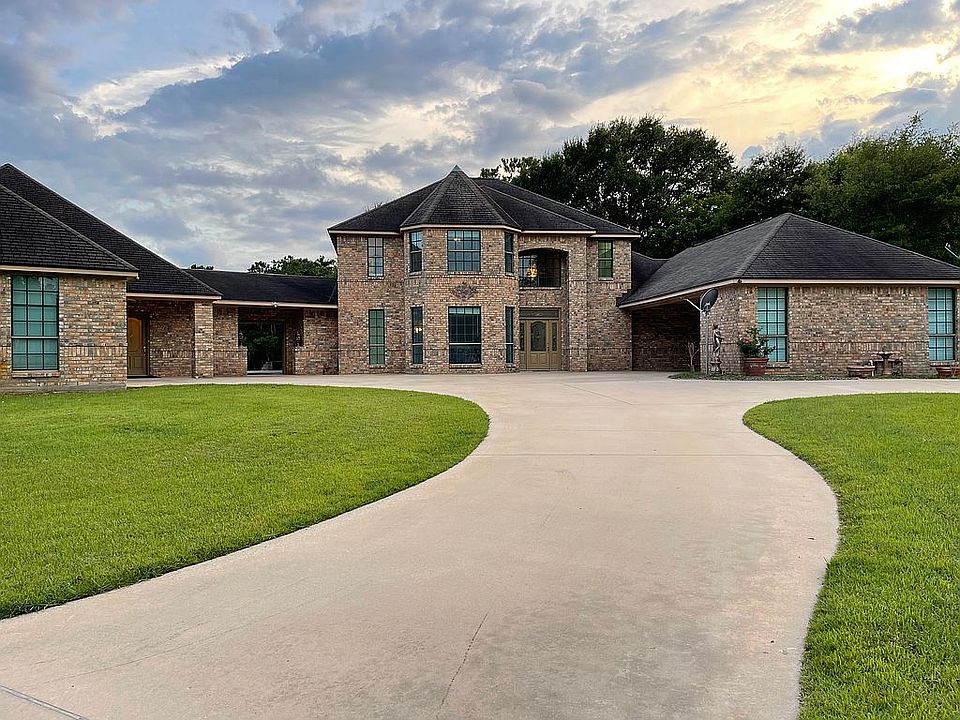 1st image of 8000 Woodland Trl