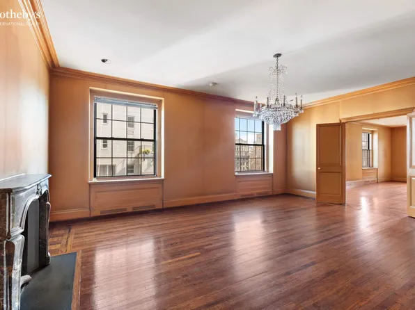 920 5th Avenue image 9 of 23