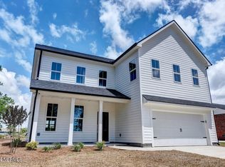 108 Village Dr, Holly Ridge, NC 28445