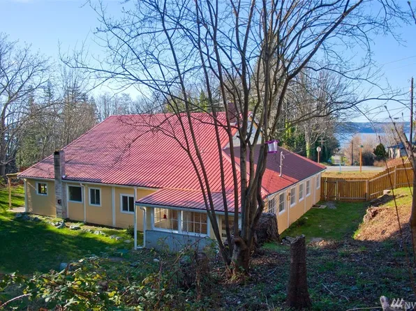 957 S West Camano Dr, Camano Island, WA 98282