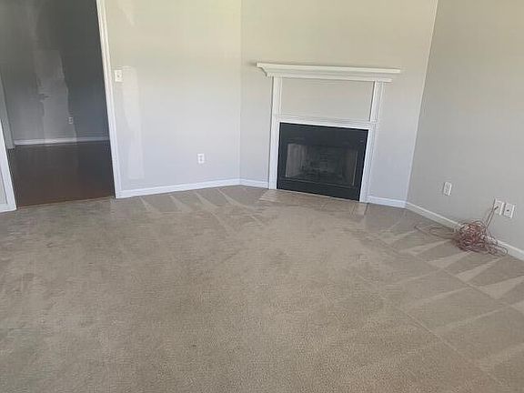 3rd image of 221 Caldwell Cirlce Circle