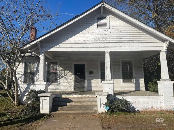 323 E Horner St, Atmore, AL 36502