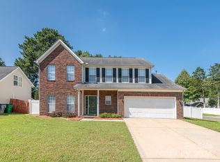 8830 Steelechase Dr, Charlotte, NC 28273