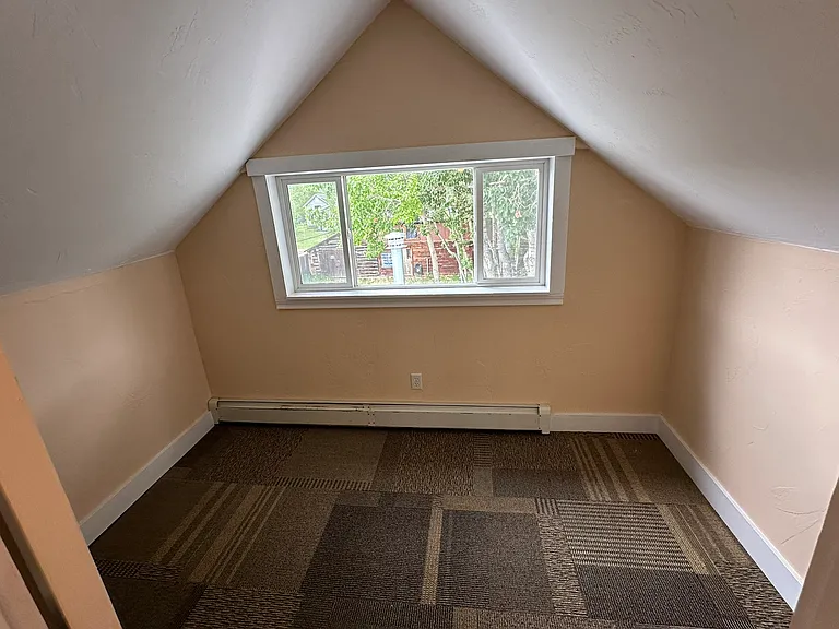 314 E 3rd St — Photo 21