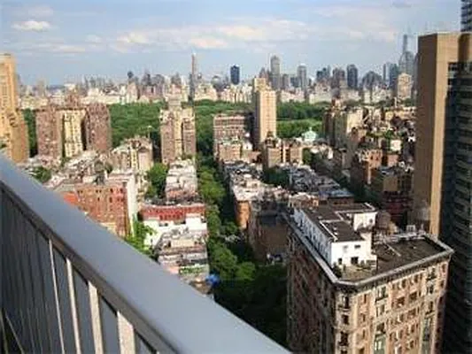 Sold by Corcoran | media 19