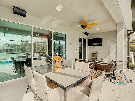 4th image of 4930 60th Avenue Cir E