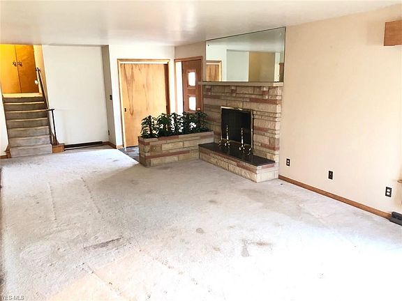3rd image of 326 Stevens Ave