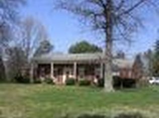 1204 Gilliam Dr, Farmville, VA 23901