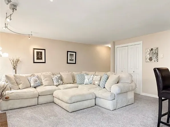 8244 126th Ave NE #101, Kirkland, WA 98033