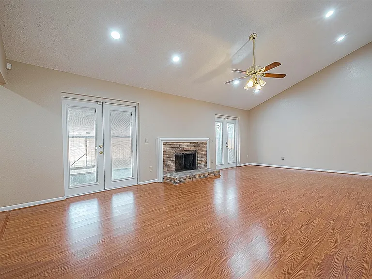 3231 E Heatherock Cir — Photo 7
