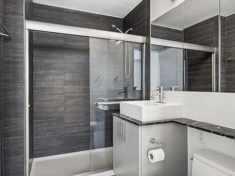 5-49 Borden Ave #F7 — Photo 10