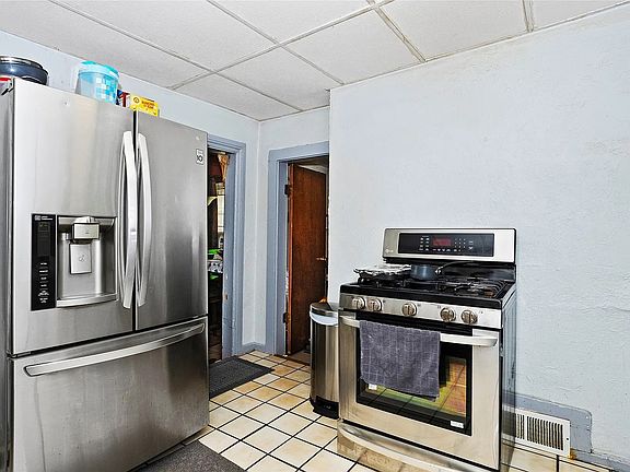 4th image of 1054 14th St