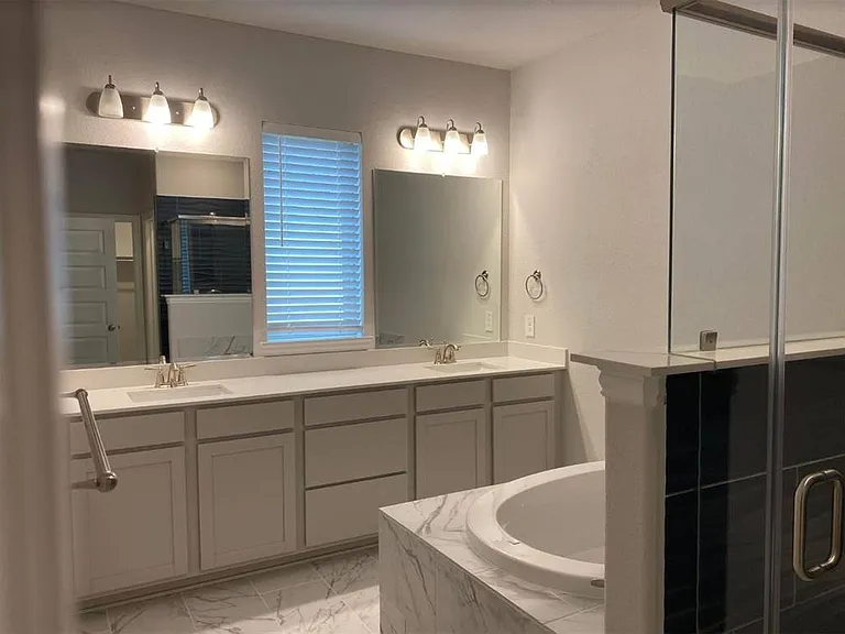 7833 Sunset Blvd — Photo 14