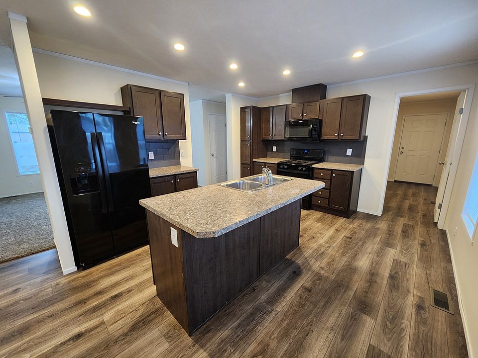 1st image of 3732 Pinoak St