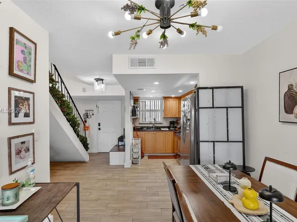 200 NW 87th Ave APT J217, Miami, FL 33172