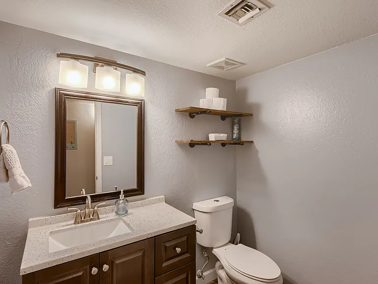 435 E Barbara Dr — Photo 6