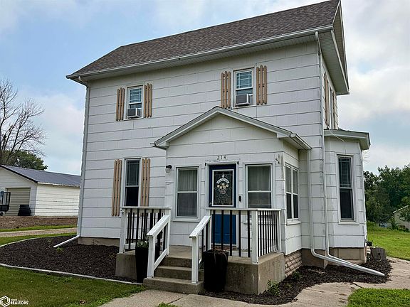 3rd image of 214 Sue St
