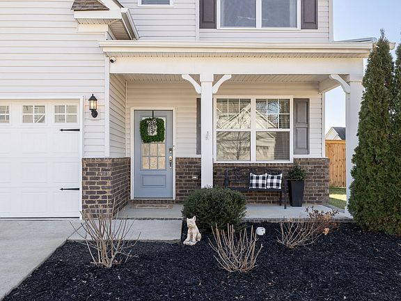 4th image of 1045 Keeneland Dr