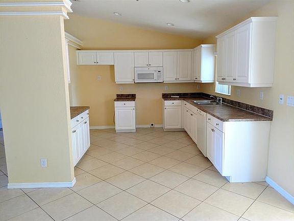 4th image of 1061 NW Bayshore Blvd