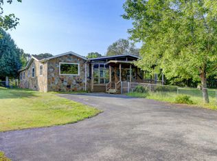 10110 Old Rutledge Pike, Mascot, TN 37806