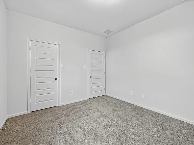 5019 Bowen Prairie Dr — Photo 34