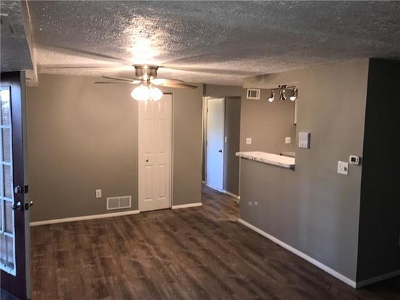 4th image of 956 Wood Hollow Dr Unit C