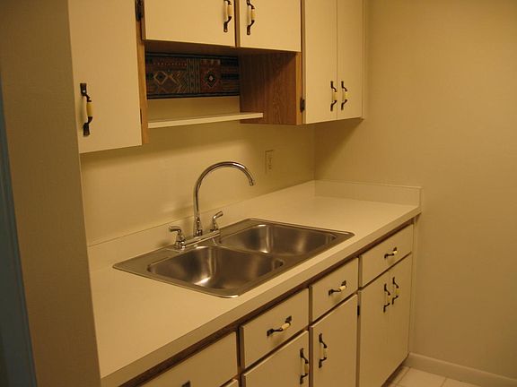 5th image of 200 E 10th Ave APT 11