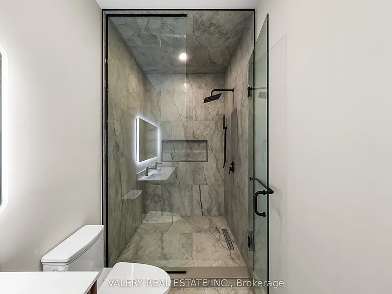 131 Dovercourt Rd #2 — Photo 20