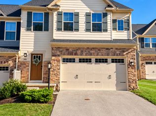 3000 Kapalua Ln, Jeannette, PA 15644