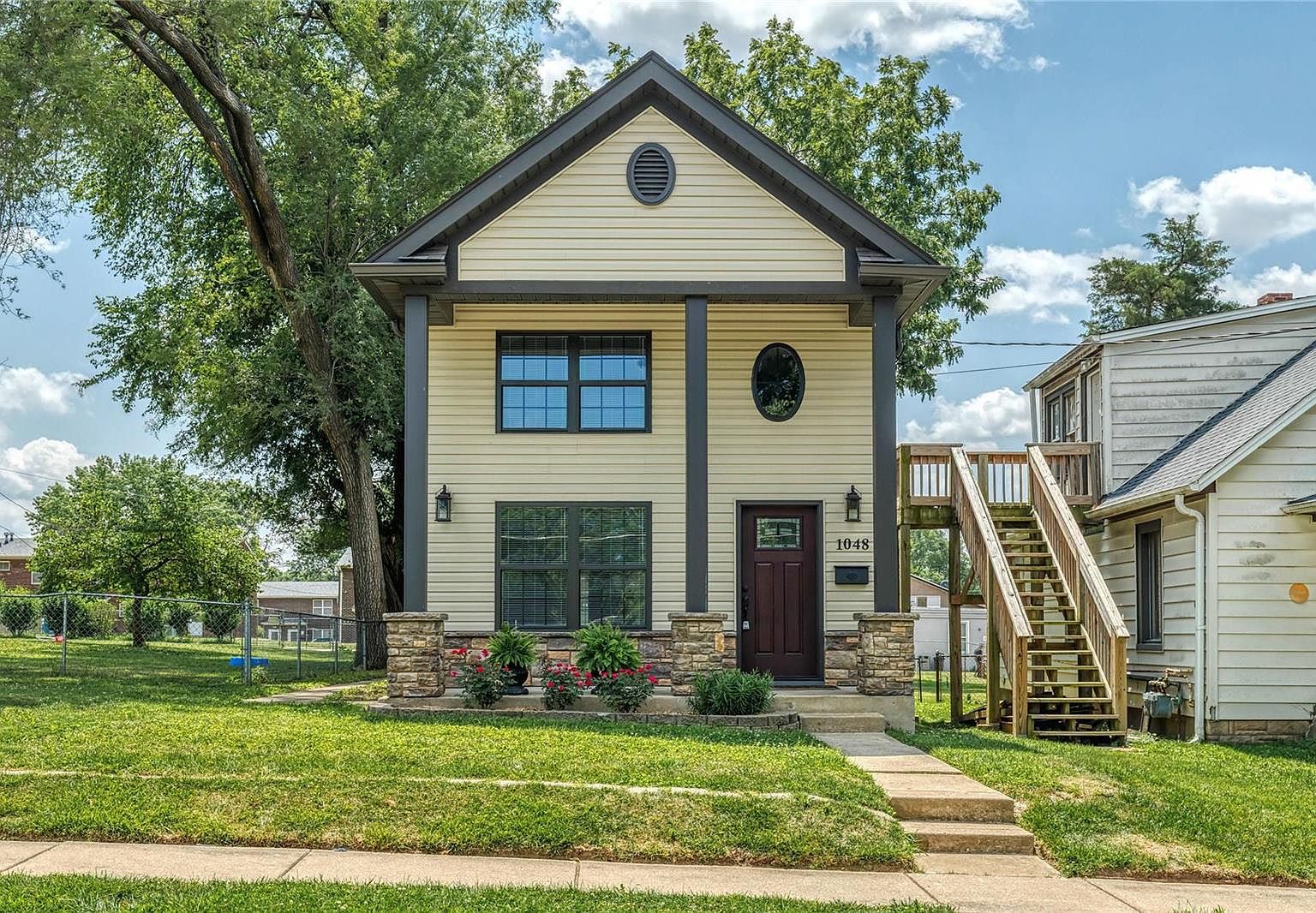 1048 Pine St, Saint Charles, MO 63301 Zillow