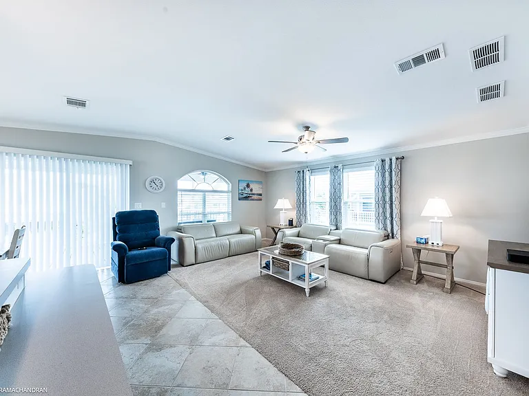 16 Freeman Ave — Photo 8